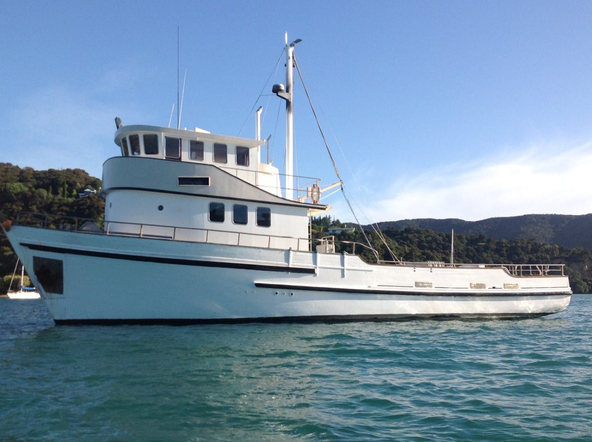 FV Ocean Hunter 30 inches boat model