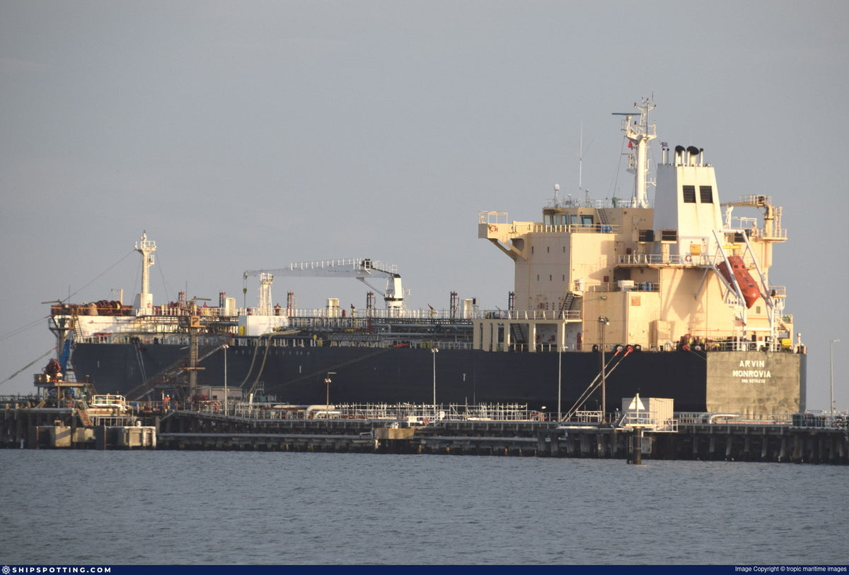 Eagle Bay Tanker 30 inches Model