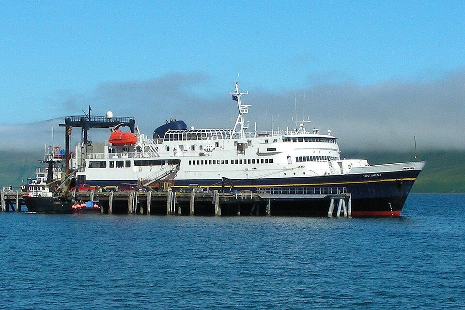 Tustumena 36 inches Ferry Model