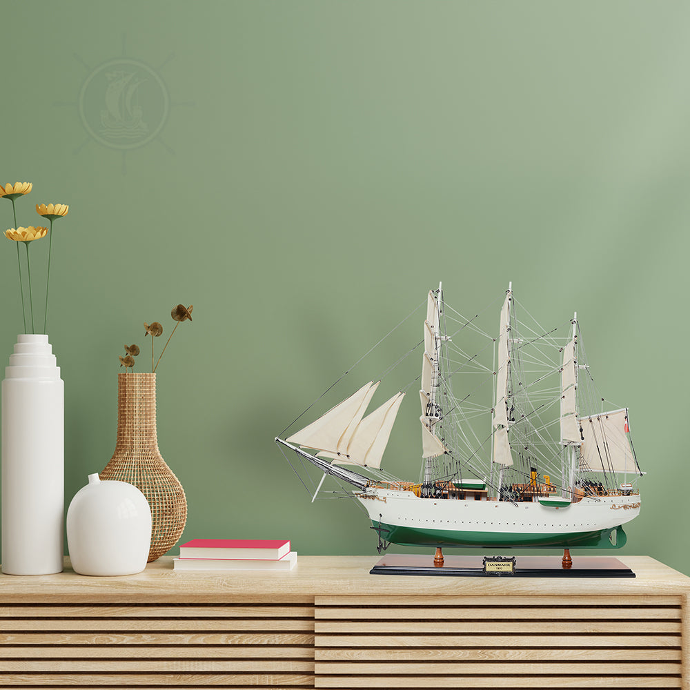 Danmark Tall Ship Model Admiral Line