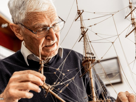 Model Ship Building: A Complete Guide to Building a Model Ship