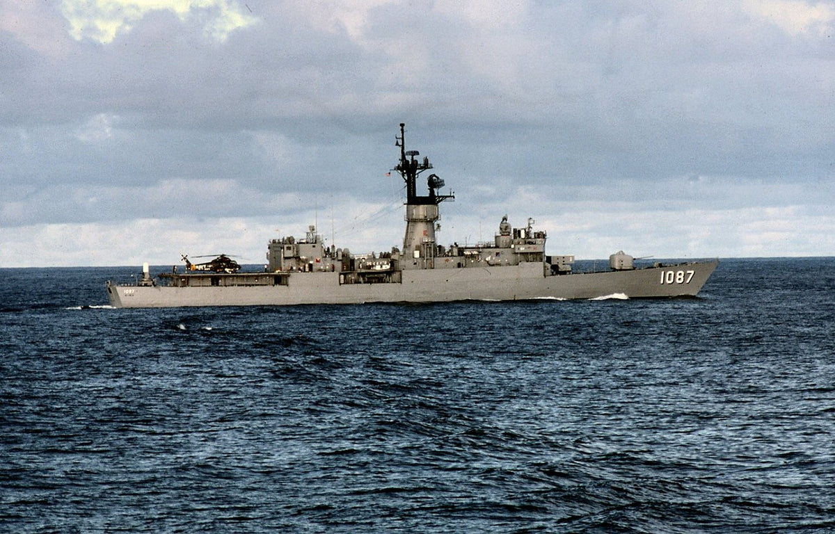USS Kirk Destroyer Escort 36 inches boat model