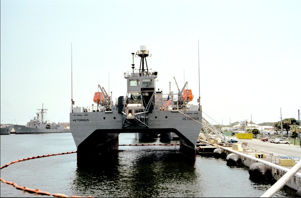 USNS Victorious (T-AGOS-19) 36 inches boat model
