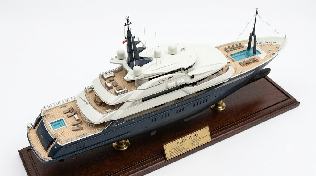 Maquette de bateau ALFA NERO italien 30 pouces