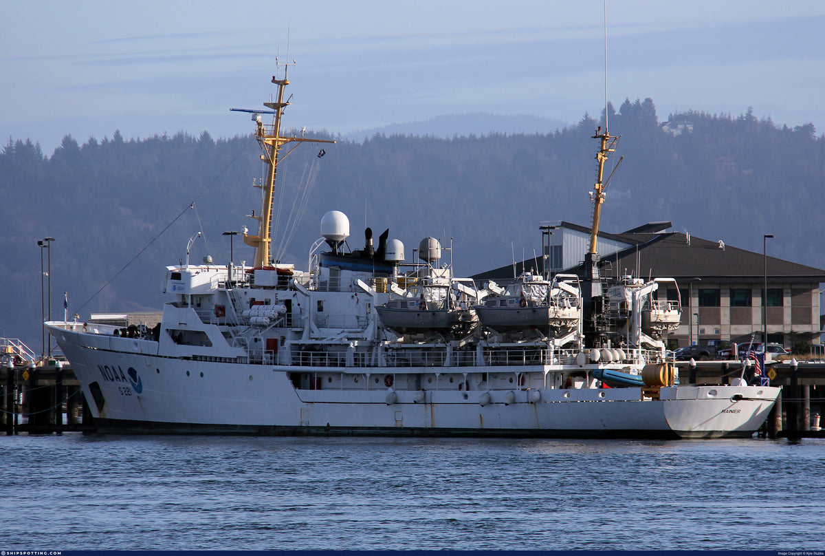 NOAA Ship Rainier (S 221) 30 Inches Ship Model