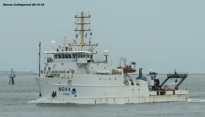 NOAA Ship Nancy Foster (R 352) 30 Inches Ship Model