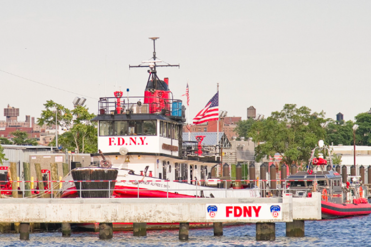 Governor Alfred E. Smith (fireboat) 30 Inches Ship Model