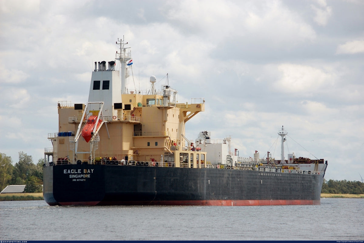 Eagle Bay Tanker 30 inches Model
