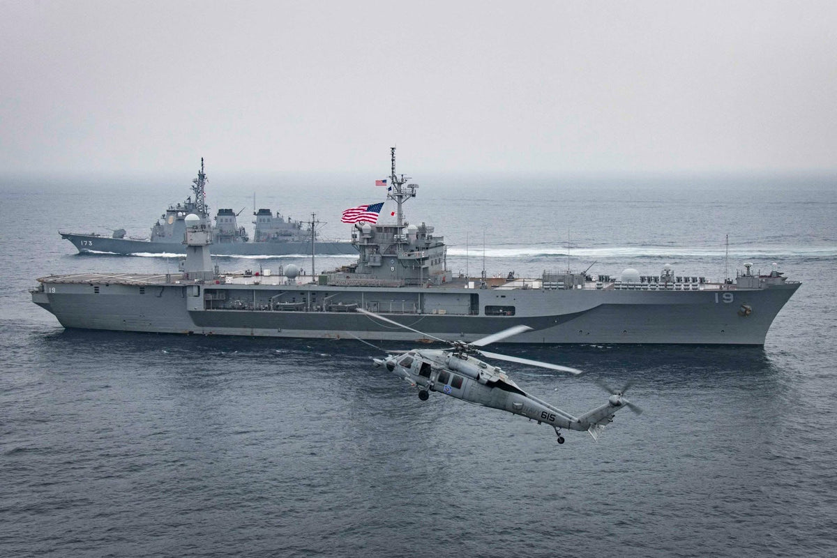 USS Blue Ridge (LCC-19) Command 30 inches Ship Model