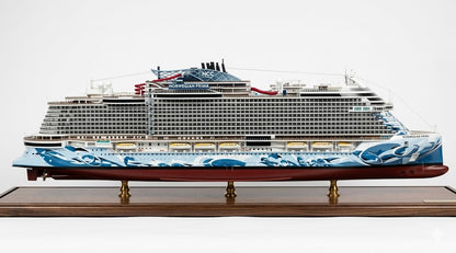 American Norwegian Prima Cruise Ship 30 Inches Model