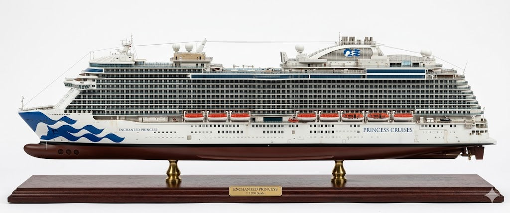 American Discovery Princess (Royal-Class) Cruise Ship 36 Inches Model