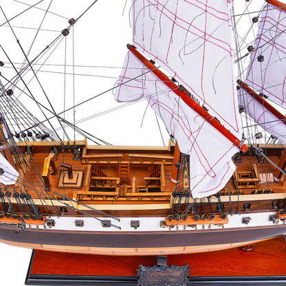USS Constellation Orta Amiral Sınıfı