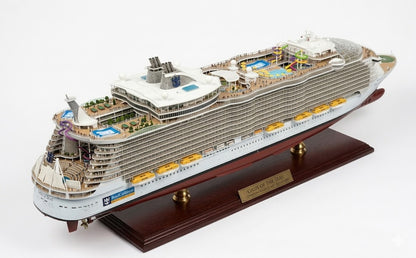American Oasis of the Seas (Oasis Class) – Royal Caribbean 36 Inches Ship Model