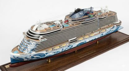 American Norwegian Prima Cruise Ship 30 Inches Model