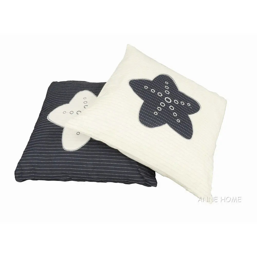 Anne Home - Oreiller blanc étoile bleue