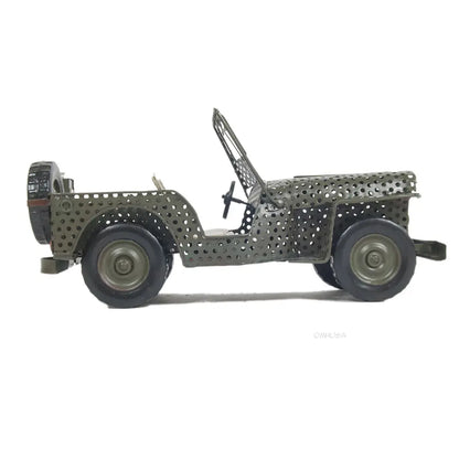 Modèle de Jeep Willys CJ-2A Overland de 1945 à châssis ouvert