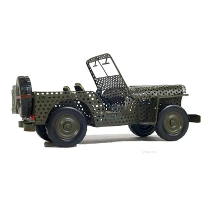 Modèle de Jeep Willys CJ-2A Overland de 1945 à châssis ouvert
