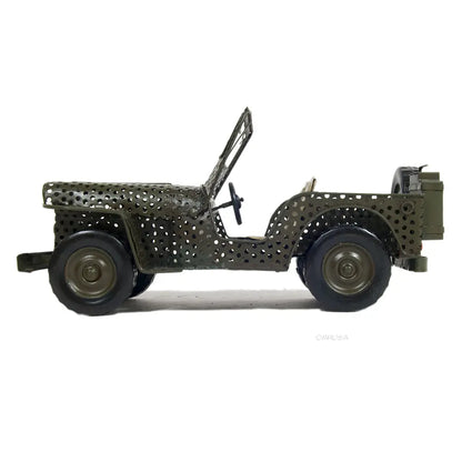 Modèle de Jeep Willys CJ-2A Overland de 1945 à châssis ouvert