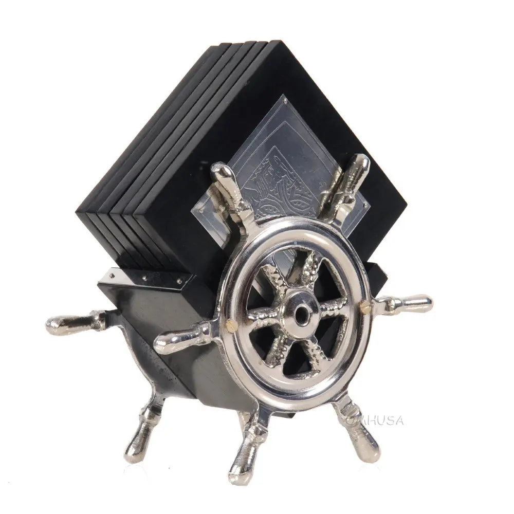 Sous-verres alu/bois S/6 sur volant de bateau