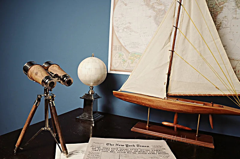 Globe en Os avec Base en Aluminium