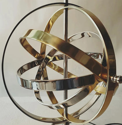 Lampe de table sphérique en aluminium