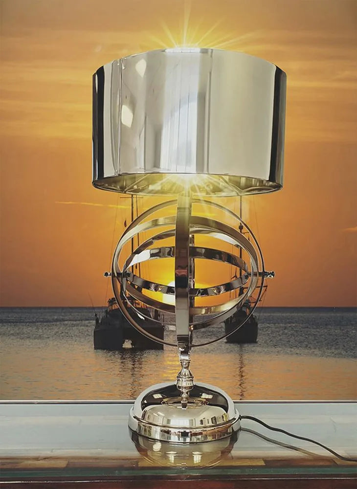 Lampe de table sphérique en aluminium