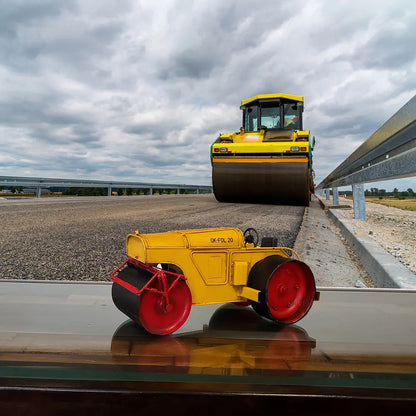 Metal Handmade Steam Roller Model