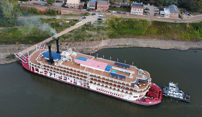 American Queen 30 inches Riverboat Model