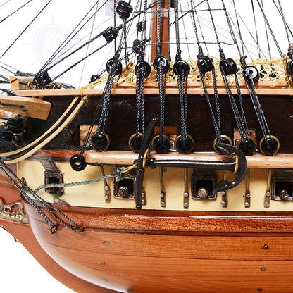 USS CONSTITUTION MODEL SHIP MEDIUM