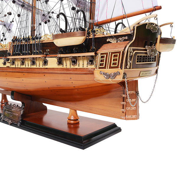 USS CONSTITUTION MODEL SHIP MEDIUM