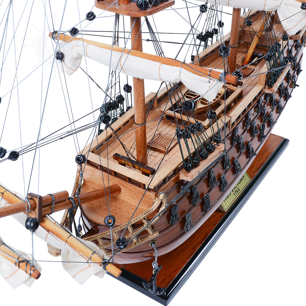 Victory Small Tall Ship Model Captain Line