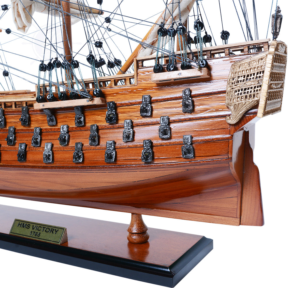 Victory Small Tall Ship Model Captain Line