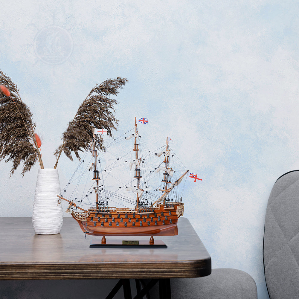 Victory Small Tall Ship Model Captain Line