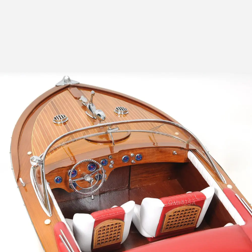 Aquarama Exclusive Edition with Display Case