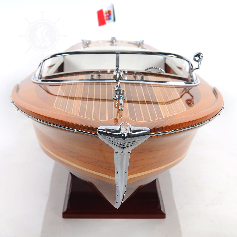 Maquette de bateau rapide Riva Ariston