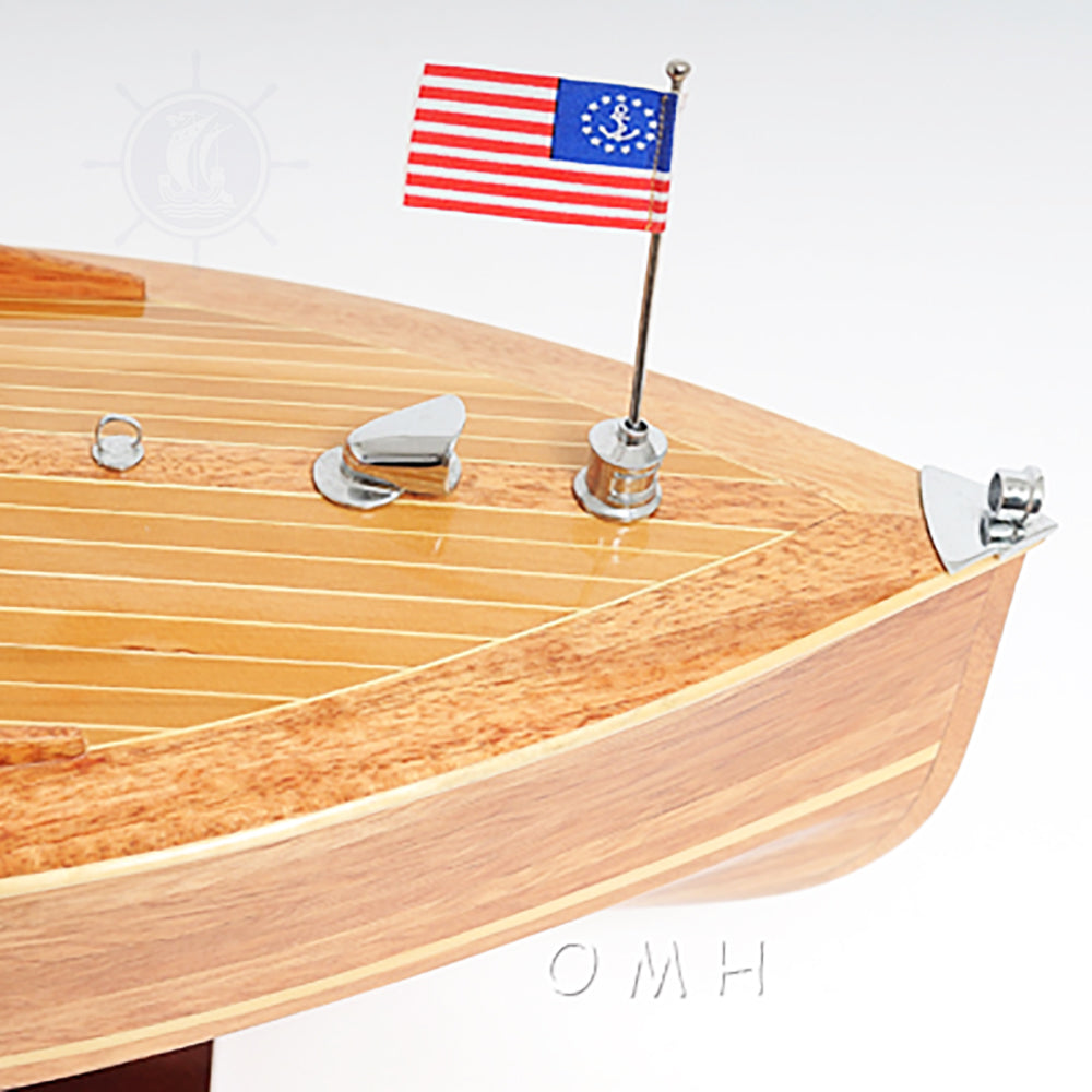 Chris Craft Runabout With Display Case