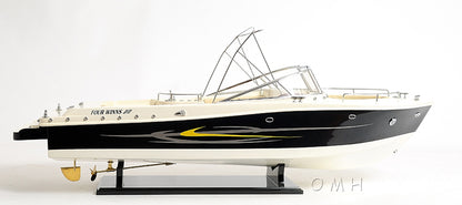Modèle de bateau rapide Four Winns