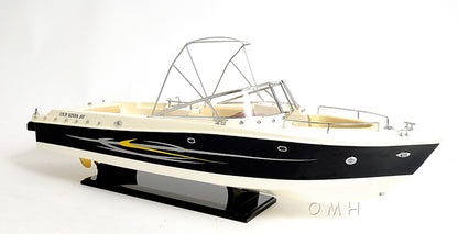 Modèle de bateau rapide Four Winns