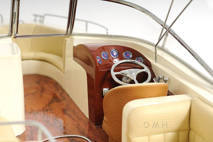 Modèle de bateau rapide Four Winns