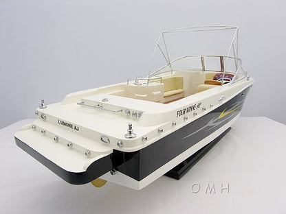 Modèle de bateau rapide Four Winns