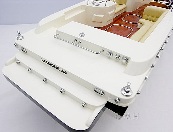 Modèle de bateau rapide Four Winns