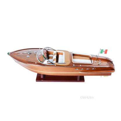Maquette de bateau rapide Aquarama Medium Italie