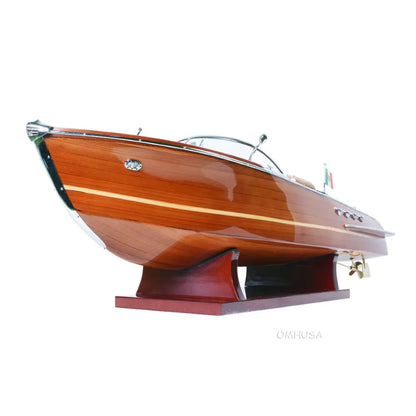 Maquette de bateau rapide Aquarama Medium Italie