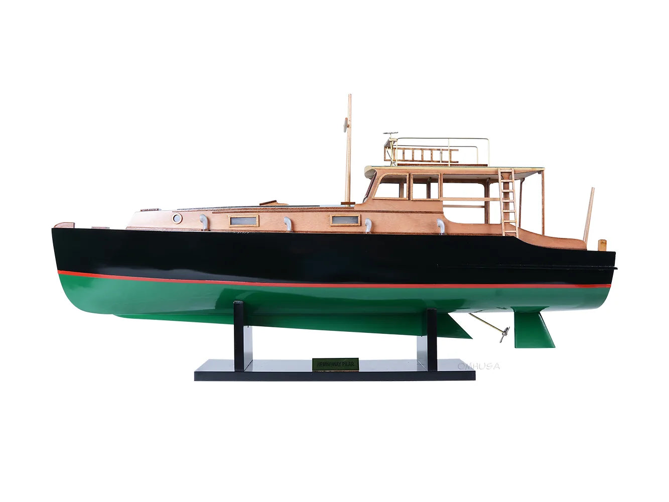 Hemingway&trade; Pilar Fishing Boat Combo: A Model and Polo Shirt Set