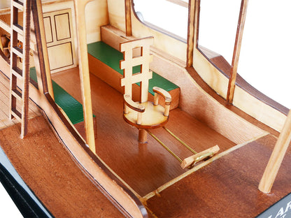 Hemingway&trade; Pilar Fishing Boat Combo: A Model and Polo Shirt Set