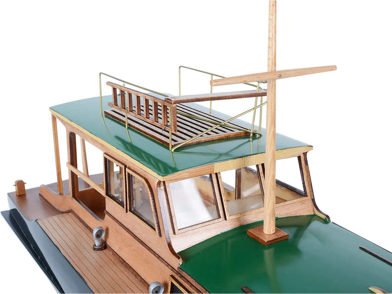 Hemingway&trade; Pilar Fishing Boat Combo: A Model and Polo Shirt Set