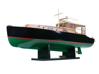 Hemingway&trade; Pilar Fishing Boat Combo: A Model and Polo Shirt Set