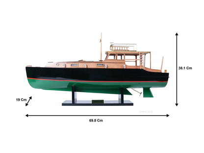 Hemingway&trade; Pilar Fishing Boat Combo: A Model and Polo Shirt Set