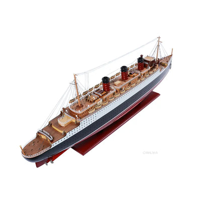 Maquette de grand navire de croisière Queen Mary