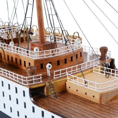 Maquette de grand navire de croisière Queen Mary
